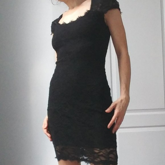 Le Chateau LBD, black lace, completely lined, great condition (size 1-2) - Picture 3 of 11